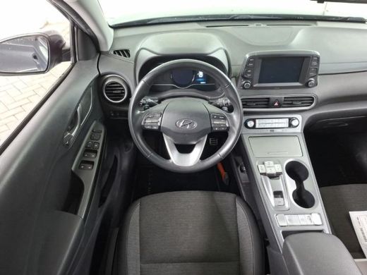 Hyundai Kona Aut. EV Comfort 64kWh | Navi | LMV | ActivLease financial lease
