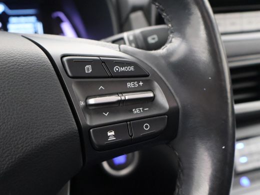 Hyundai Kona EV 64 kWh PREMIUM SKY 100% SOH + SCHUIFDAK | LEDER | STOELVENTILATIE | HEAD-UP | ADAPTIVE CRUISE ... ActivLease financial lease