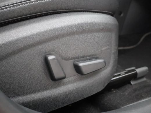 Hyundai Kona EV 64 kWh PREMIUM SKY 100% SOH + SCHUIFDAK | LEDER | STOELVENTILATIE | HEAD-UP | ADAPTIVE CRUISE ... ActivLease financial lease