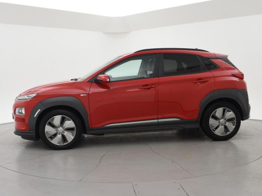 Hyundai Kona EV 64 kWh PREMIUM SKY 100% SOH + SCHUIFDAK | LEDER | STOELVENTILATIE | HEAD-UP | ADAPTIVE CRUISE ... ActivLease financial lease