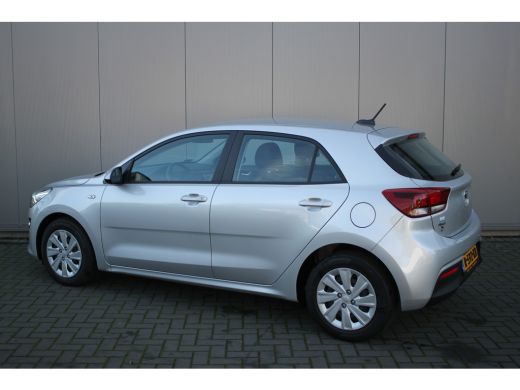 Kia Rio 1.2I 83PK ComfortLine Airco/Bluetooth/Parkeerhulp/Stoelverwarming ActivLease financial lease