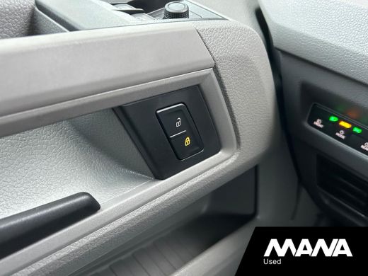 MAN TGE 3.140 L3H3 Automaat 140PK Zwart Black Lion Cruise control Carplay Camera ActivLease financial lease