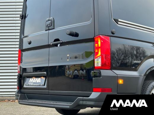 MAN TGE 3.140 L3H3 Automaat 140PK Zwart Black Lion Cruise control Carplay Camera ActivLease financial lease