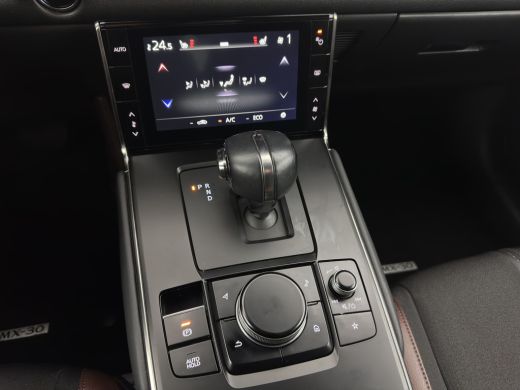 Mazda MX-30 e-SkyActiv 145 First Edition 36 kWh {SOH-92%} (INCL-BTW) Aut.*LEATHER-MICROFIBRE | FULL-LED | NAV... ActivLease financial lease