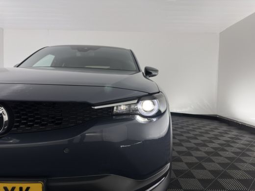 Mazda MX-30 e-SkyActiv 145 First Edition 36 kWh {SOH-92%} (INCL-BTW) Aut.*LEATHER-MICROFIBRE | FULL-LED | NAV... ActivLease financial lease