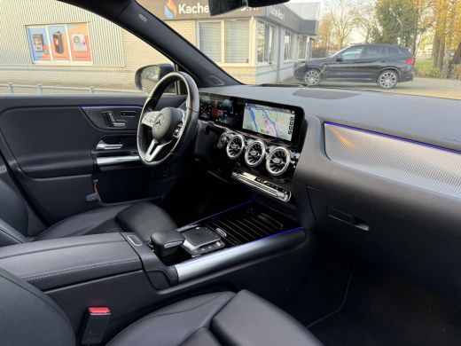 Mercedes-Benz EQA 250 Business Sol. Luxury 67 kWh | Panorama | Memory | Sfeer Verlichting | 360 Camera | ActivLease financial lease