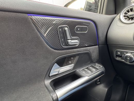 Mercedes-Benz GLA 180 Business Solution AMG Automaat/Panoramadak/LED/Keyless/Widescreen ActivLease financial lease