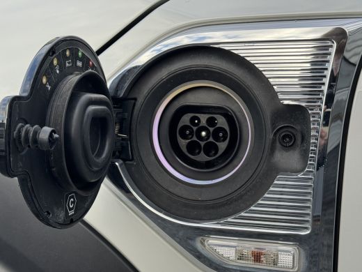 Mini Countryman Cooper SE ALL4 Plug-in Hybrid Chili 220PK | Achteruitrijcamera | Climate Control | Panoramadak | ... ActivLease financial lease