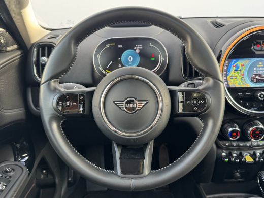 Mini Countryman Cooper SE ALL4 Plug-in Hybrid Chili 220PK | Achteruitrijcamera | Climate Control | Panoramadak | ... ActivLease financial lease