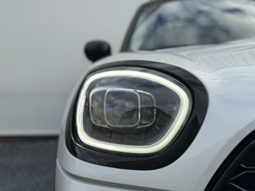 Mini Countryman Cooper SE ALL4 Plug-in Hybrid Chili 220PK | Achteruitrijcamera | Climate Control | Panoramadak | ... ActivLease financial lease