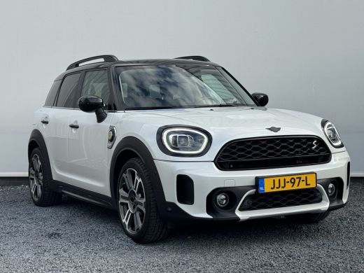 Mini Countryman Cooper SE ALL4 Plug-in Hybrid Chili 220PK | Achteruitrijcamera | Climate Control | Panoramadak | ... ActivLease financial lease