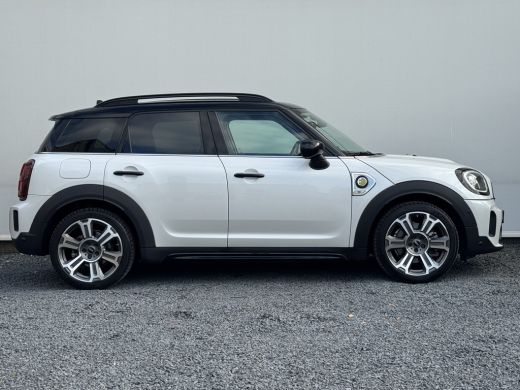 Mini Countryman Cooper SE ALL4 Plug-in Hybrid Chili 220PK | Achteruitrijcamera | Climate Control | Panoramadak | ... ActivLease financial lease