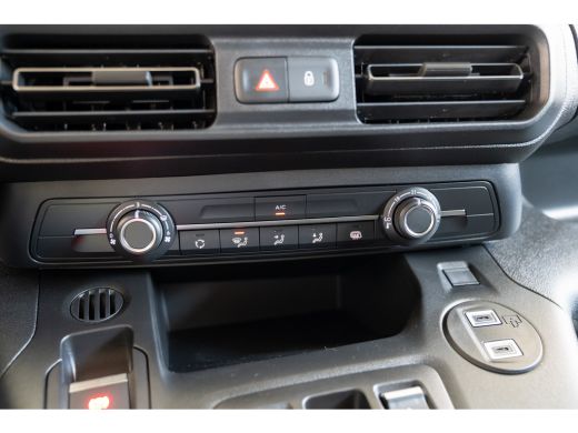 Opel Combo 1.5 BlueHDi 130PK Automaat L1 | Trekhaak | Camera | Apple Carplay & Android Auto | Parkeersensore... ActivLease financial lease