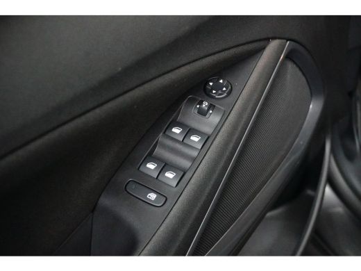 Opel Crossland 1.2 110PK | Turbo Level 3 | Panorama dak | Achteruitrijcamera |16 Inch LMV | Cruise control | Air... ActivLease financial lease