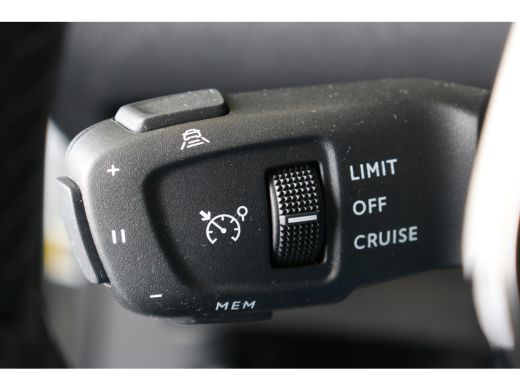 Peugeot 2008 1.2 PureTech Allure 130PK EAT8 | Navi | Clima | Adaptive Cruise | Camera V+A | Parkeersensoren V+... ActivLease financial lease