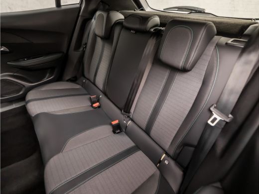 Peugeot 2008 1.2 PureTech Allure Sport Automaat (APPLE CARPLAY, GROOT NAVI, LEDER, ZWART HEMEL, 360 CAMERA, SP... ActivLease financial lease