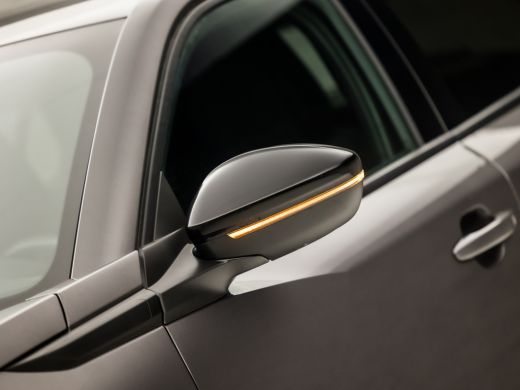 Peugeot 2008 1.2 PureTech Allure Sport Automaat (APPLE CARPLAY, GROOT NAVI, LEDER, ZWART HEMEL, 360 CAMERA, SP... ActivLease financial lease