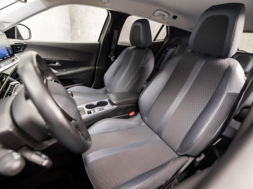 Peugeot 2008 1.2 PureTech Allure Sport (VIRTUAL COCKPIT, APPLE CARPLAY, GROOT NAVI, LEDER, 360 CAMERA, SPORTST... ActivLease financial lease