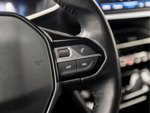 Peugeot 2008 1.2 PureTech Allure Sport (VIRTUAL COCKPIT, APPLE CARPLAY, GROOT NAVI, LEDER, 360 CAMERA, SPORTST... ActivLease financial lease