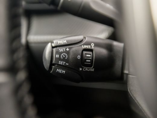 Peugeot 2008 1.2 PureTech Allure Sport (VIRTUAL COCKPIT, APPLE CARPLAY, GROOT NAVI, LEDER, 360 CAMERA, SPORTST... ActivLease financial lease