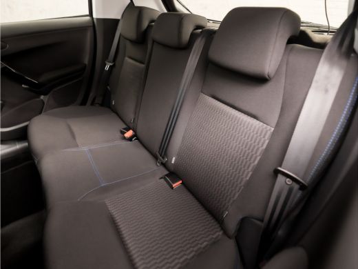 Peugeot 208 1.2 PureTech Sport (APPLE CARPLAY, NAVIGATIE, GETINT GLAS, SPORTSTOELEN, CRUISE, PARKEERSENSOREN,... ActivLease financial lease