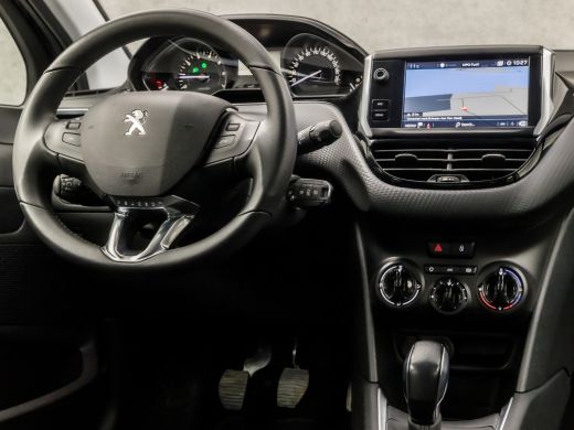 Peugeot 208 1.2 PureTech Sport (APPLE CARPLAY, NAVIGATIE, GETINT GLAS, SPORTSTOELEN, CRUISE, PARKEERSENSOREN,... ActivLease financial lease