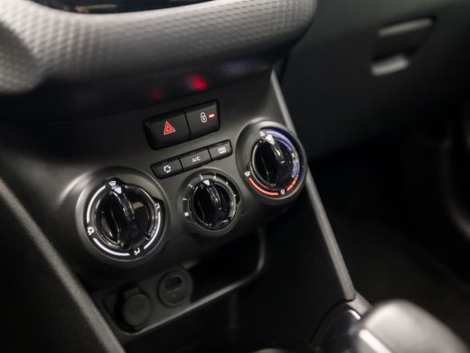 Peugeot 208 1.2 PureTech Sport (APPLE CARPLAY, NAVIGATIE, GETINT GLAS, SPORTSTOELEN, CRUISE, PARKEERSENSOREN,... ActivLease financial lease