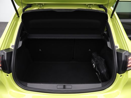 Peugeot 208 Hybrid 100 e-DCS6 Allure | Apple Carplay/Android Auto|telefoonintegratie premium | Armsteun voor ... ActivLease financial lease