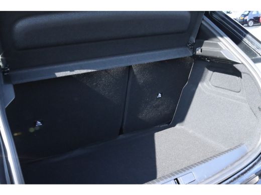 Peugeot 208 Hybrid 100 e-DCS6 Allure | Cruise Control | Camera | Carplay | Climate Control | ActivLease financial lease