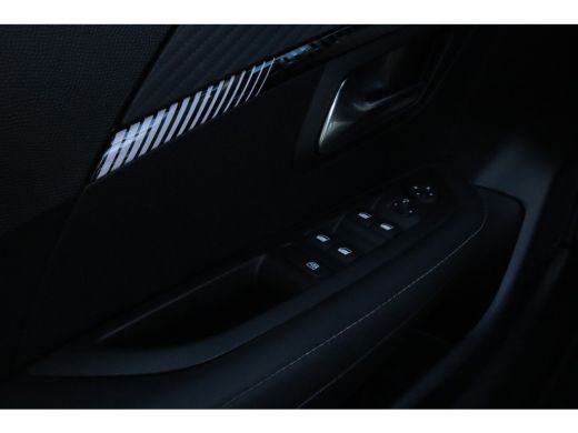 Peugeot 208 Hybrid 100 e-DCS6 Allure | Cruise Control | Camera | Carplay | Climate Control | ActivLease financial lease