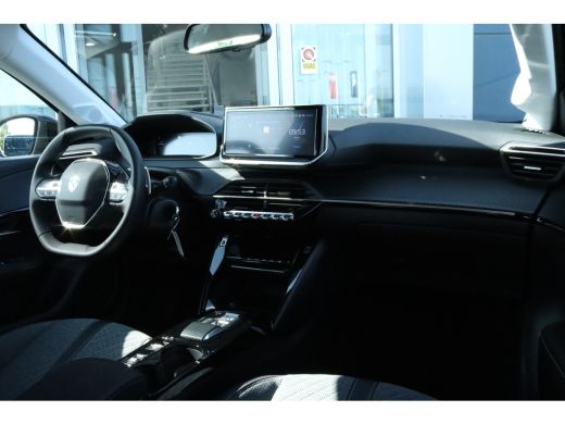 Peugeot 208 Hybrid 100 e-DCS6 Allure | Cruise Control | Camera | Carplay | Climate Control | ActivLease financial lease