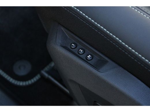 Peugeot 3008 1.2 Hybrid 136 GT | Automaat | Navigatie | Camera | Panorama/schuifdak | Lederen bekleding | 2025 | ActivLease financial lease