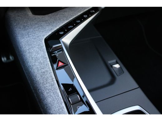 Peugeot 3008 1.2 Hybrid 136 GT | Automaat | Navigatie | Camera | Panorama/schuifdak | Lederen bekleding | 2025 | ActivLease financial lease