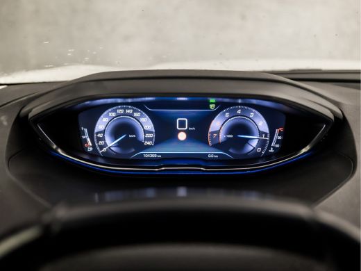 Peugeot 5008 1.2 PureTech Sport 7 Persoons (APPLE CARPLAY, GROOT NAVI, LANE ASSIST, GETINT GLAS, LEDEREN SPORT... ActivLease financial lease