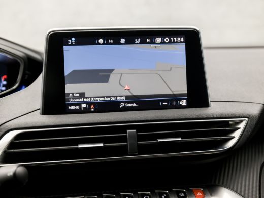 Peugeot 5008 1.2 PureTech Sport 7 Persoons (APPLE CARPLAY, GROOT NAVI, LANE ASSIST, GETINT GLAS, LEDEREN SPORT... ActivLease financial lease