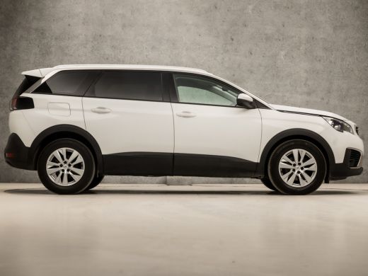 Peugeot 5008 1.2 PureTech Sport 7 Persoons (APPLE CARPLAY, GROOT NAVI, LANE ASSIST, GETINT GLAS, LEDEREN SPORT... ActivLease financial lease