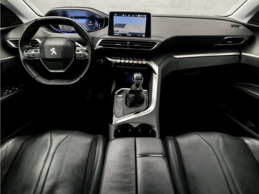 Peugeot 5008 1.2 PureTech Sport 7 Persoons (APPLE CARPLAY, GROOT NAVI, LANE ASSIST, GETINT GLAS, LEDEREN SPORT... ActivLease financial lease