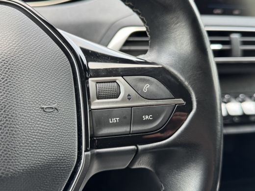 Peugeot 5008 1.2 Turbo Premium 7persoons/Navigatie/Clima/Trekhaak/Keyless entry/DB riem vervangen ActivLease financial lease