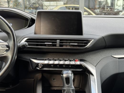Peugeot 5008 1.2 Turbo Premium 7persoons/Navigatie/Clima/Trekhaak/Keyless entry/DB riem vervangen ActivLease financial lease