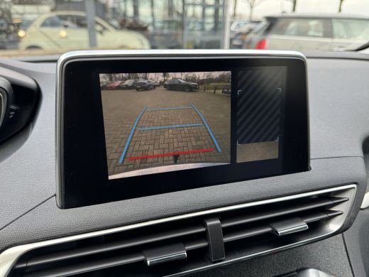 Peugeot 5008 1.2 Turbo Premium 7persoons/Navigatie/Clima/Trekhaak/Keyless entry/DB riem vervangen ActivLease financial lease