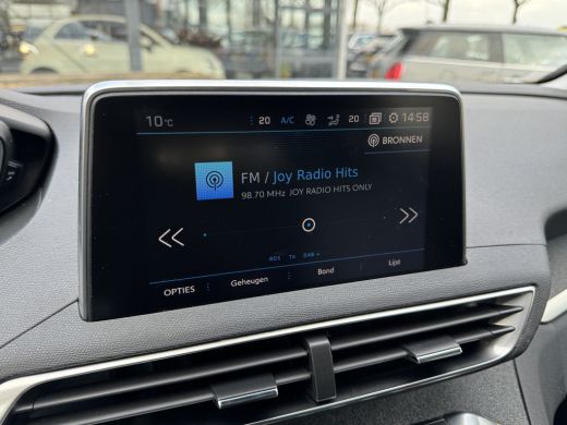 Peugeot 5008 1.2 Turbo Premium 7persoons/Navigatie/Clima/Trekhaak/Keyless entry/DB riem vervangen ActivLease financial lease