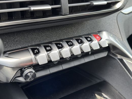 Peugeot 5008 1.2 Turbo Premium 7persoons/Navigatie/Clima/Trekhaak/Keyless entry/DB riem vervangen ActivLease financial lease