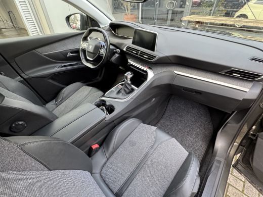 Peugeot 5008 1.2 Turbo Premium 7persoons/Navigatie/Clima/Trekhaak/Keyless entry/DB riem vervangen ActivLease financial lease