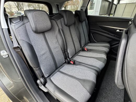 Peugeot 5008 1.2 Turbo Premium 7persoons/Navigatie/Clima/Trekhaak/Keyless entry/DB riem vervangen ActivLease financial lease