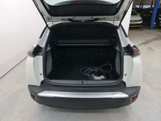 Peugeot e-2008 EV Allure 50 kWh ActivLease financial lease