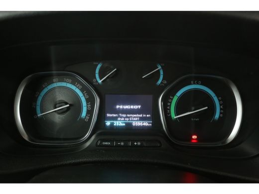 Peugeot e-Expert 75 kWh L3H1 Innovation | SOH 93% | Snelladen | 360&deg; | Clima | 3-Zits | HuD | Trekh. | Cruise | St... ActivLease financial lease