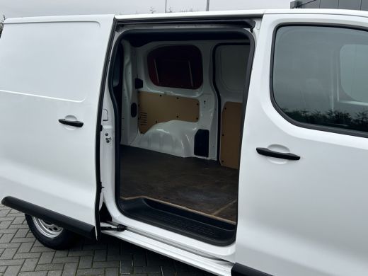 Peugeot Expert 2.0 BlueHDI 123 PK / L2H1 / 53.588 KM !! / AIRCO / CRUISE / ACHTERKLEP / 2x SCHUIFDEUR / BLUETOOT... ActivLease financial lease