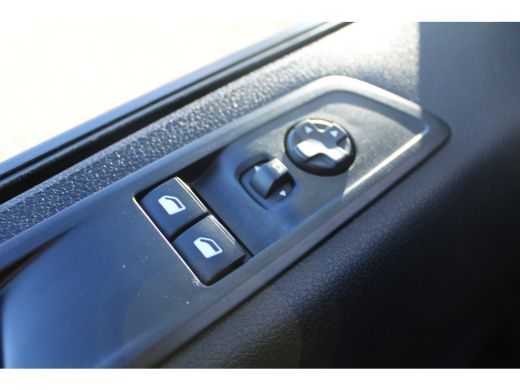 Peugeot Expert L2 1.5 BlueHDI 120 PK | NAVI | CAMERA CAMERA | CARPLAY | BETIMMERING LAADRUIMTE ActivLease financial lease