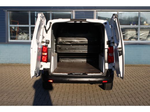 Peugeot Expert L2 1.5 BlueHDI 120 PK | NAVI | CAMERA CAMERA | CARPLAY | BETIMMERING LAADRUIMTE ActivLease financial lease