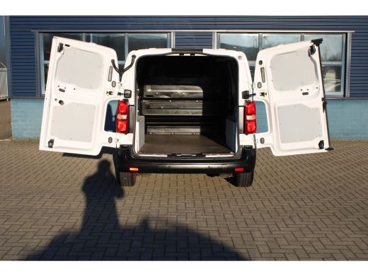 Peugeot Expert L2 1.5 BlueHDI 120 PK | NAVI | CAMERA CAMERA | CARPLAY | BETIMMERING LAADRUIMTE ActivLease financial lease